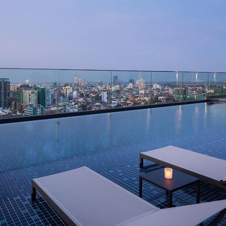Courtyard By Marriott Phnom Penh Hotell Exteriör bild