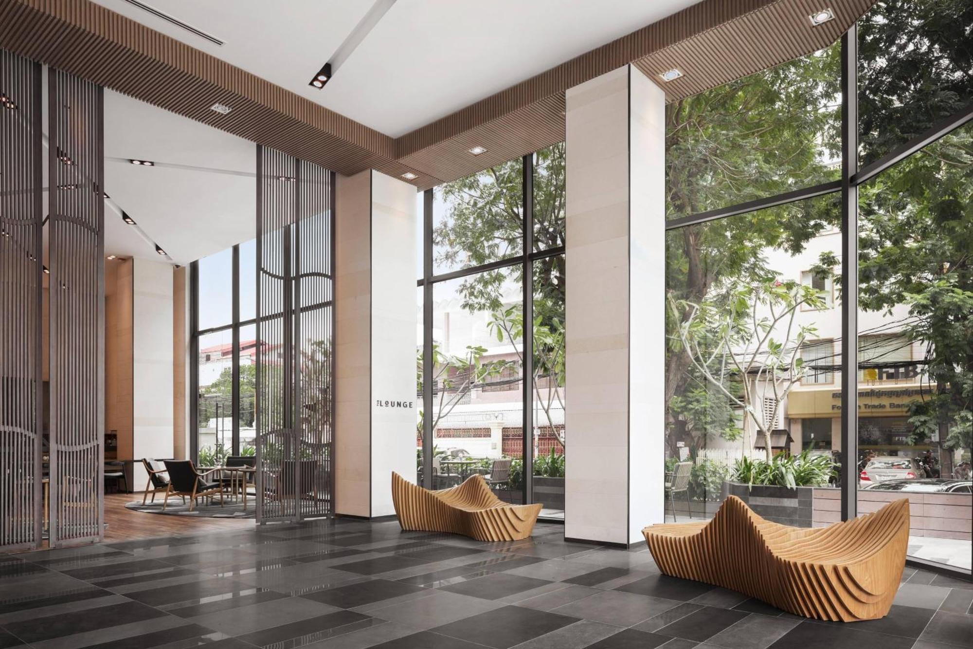 Courtyard By Marriott Phnom Penh Hotell Exteriör bild
