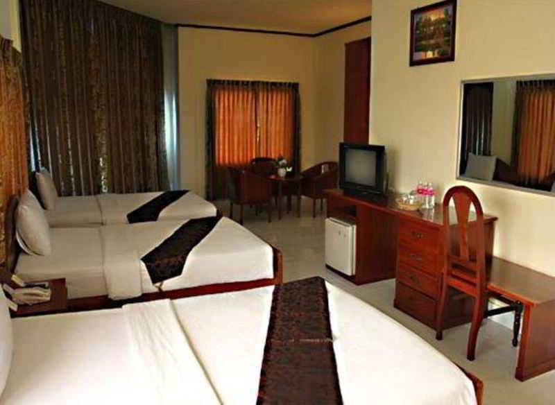 Courtyard By Marriott Phnom Penh Hotell Exteriör bild